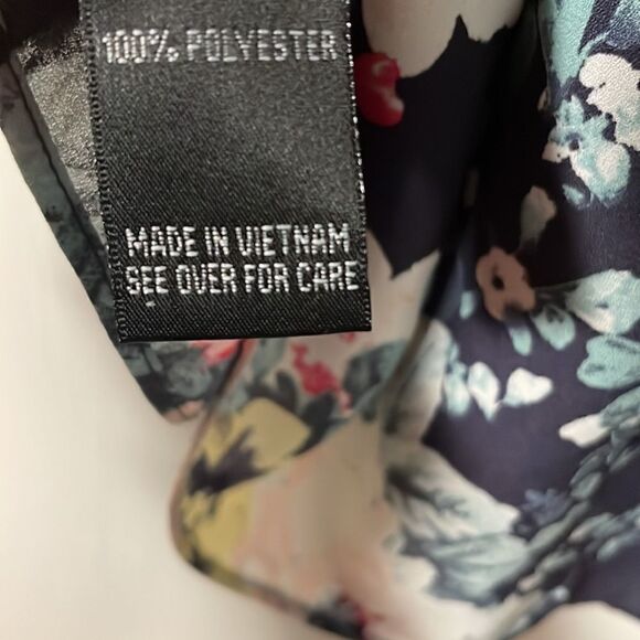 A. Byer floral cold open 3/4 sleeve keyhole neck and back w gold metal detail M - Picture 11 of 12